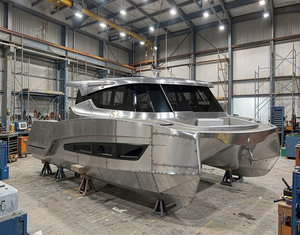 Catamarán Deportivo Personalizado UBI 11512 de 11.6m, 12 Pasajeros, Yate de Aluminio Soldado, Motor Fuera de Borda de 300HP, para Turismo, Pesca y Ríos - Product Image 2