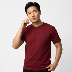เสื้อยืดแขนสั้นผู้ชายสีแดง ปักโลโก้ปีก ทรงปกติ คอกลม ผ้าเจอร์ซีย์ลำลอง ผ้าฝ้าย - Product Image 4