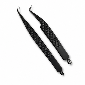 Pinzas de Precisión para Pestañas de Acero Inoxidable con Punta Suave y Agarre Texturizado para una Aplicación Precisa - Product Image 1