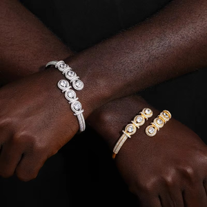 Bracelet manchette ouverte Hip Hop tendance en or avec croix micro-pavée à double rangée de diamants de laboratoire, style classique - Product Image 1