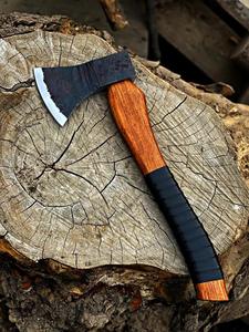 Hacha Artesanal para Acampar al Aire Libre con Mango de Madera, Empuñadura Negra Envolvente y Hoja de Acero con Alto Contenido de Carbono para Trabajos de Madera y Actividades al Aire Libre - Product Image 6