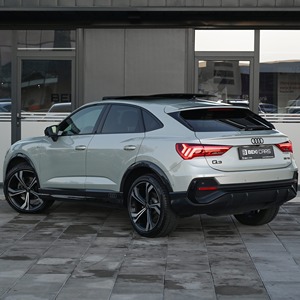 Audi Q3 SUV Premium d'occasion : un look élégant, des sièges confortables et une forte demande sur le marché mondial de l'exportation - Product Image 1