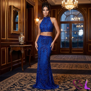 Conjunto de Vestido de Noche Azul Rey de Lujo con Cuentas Hechas a Mano para Mujer |   Elegante Top Corto sin Mangas con Cuello Halter y Vestido Largo para Fiesta o Boda - Product Image 2