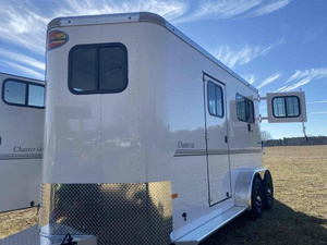 Remolque de Carga Eléctrico de 3 Pisos para Transporte de Ganado y Caballos, Usado, Personalizado, Estándar Belga, Disponible para Venta al por Mayor a Bajo Precio - Product Image 1