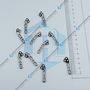 Placas de Bloqueo TPLO de Alta Calidad de 2.0 mm, Juego de 2 Piezas, Precontorneadas, Estilo Voi 316L, para Cirugía Veterinaria en Gatos y Perros - Product Image 5