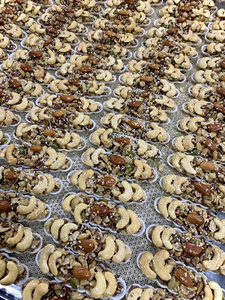 Pastel de Frutos Secos Mixtos Dulce y Crujiente - Product Image 3