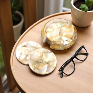 ที่รองแก้วหรูหราสำหรับบ้าน ผลิตจากวัสดุเปลือกหอยคุณภาพสูง สำหรับใช้บนโต๊ะอาหารอย่างมีระดับในทุกวัน - Product Image 1