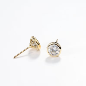 Boucles d'oreilles clous en diamant de laboratoire 4 carats pour femme, diamants éthiques et durables, bijoux en or, cadeau parfait pour une remise de diplôme - Product Image 1