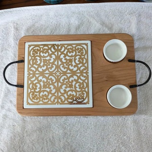 Bandeja de Servir de Madera con Incrustaciones Doradas, Diseño Rectangular Vintage, Platos y Vajilla - Product Image 1