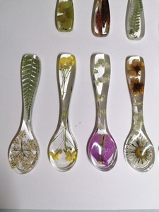 Cuillère en résine pour la cuisine, de qualité durable. Cuillère en résine faite à la main, idéale pour la cuisine quotidienne. Cuillère en résine pour servir la salade. - Product Image 6