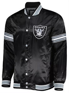 Veste universitaire en satin noir personnalisée pour hommes, broderie de logo argenté, veste bomber, uniforme de baseball, vêtements de sport en gros - Product Image 2