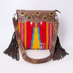 Sac bandoulière vintage en cuir de vachette pour femme avec franges et sangle en tapis de selle travaillée à la main - Product Image 1