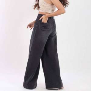 กางเกงยีนส์ทรงตรงเอวกลางผ้าเดนิมระบายอากาศได้ดีเป็นมิตรกับสิ่งแวดล้อม แห้งเร็ว มีกระเป๋า สำหรับผู้หญิง สไตล์สตรีทแวร์ ทรงขาตรง - Product Image 2