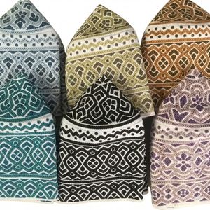 Gorros Musulmanes Omaníes Kufi en Contraste Blanco y Negro, de Algodón Tejido de Primera Calidad, Duraderos, Venta al Por Mayor - Product Image 3