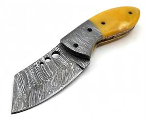 Herramienta utilitaria personalizada con mango de hueso amarillo y bolster de acero de Damasco - Product Image 2