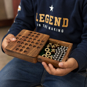 Combo de jeux en bois Tic Tac Toe et Solitaire |   Jeu de stratégie compact Mangowood |   Jeu de puzzle pratique pour les voyages, 14 cm, classique et amusant - Product Image 4