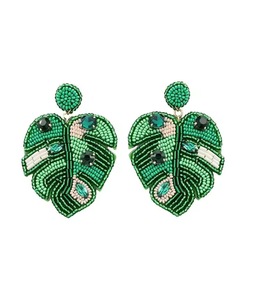 Boucles d'oreilles CRYSTAL CRAFT Premium élégantes avec broderie florale perlée, design de bijoux mignon et style artisanal affirmé - Product Image 3