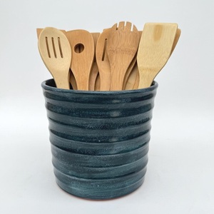 Porte-ustensiles moderne en céramique grès, texture côtelée, finition mate, haute résistance, résistant à la chaleur, organisateur de comptoir de cuisine - Product Image 6