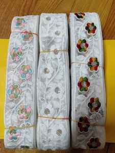 Dentelle brodée durable et douce, disponible en plusieurs couleurs et motifs attrayants. - Product Image 3