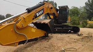 Excavatrice hydraulique d'occasion SANY 305H, marque chinoise réputée, 30 tonnes, sur chenilles, modèle 2020, godet de 1,65 m, puissance de 212 kW - Product Image 3