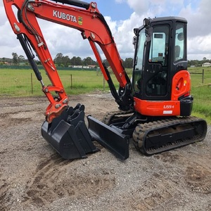 Mini-excavatrice hydraulique Kubota U55 4 d'occasion, moteur puissant, design compact pour des travaux de terrassement efficaces. - Product Image 4