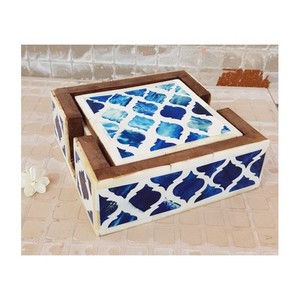 Sous-verres en résine MOP de couleur bleu et blanc de la meilleure qualité Nouveau design pour les bureaux à domicile et les restaurants Tapis et tampons en gros - Product Image 1