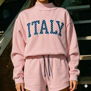 เสื้อคอเต่าผู้หญิงพร้อมกางเกงขาสั้น ชุดเซ็ตอุ่นสบาย นุ่มนวล ใส่สบาย สไตล์ลำลองประจำวัน เสื้อผ้าสไตล์ร่วมสมัย - Product Image 1