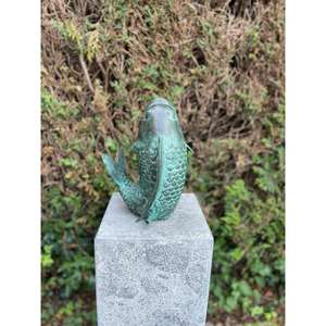 Fuente de agua de metal hecha a mano para jardín, estatua de pez para mesa o encimera, acabado verde pátina antiguo - Product Image 4