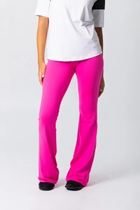 Pantalones de yoga acampanados transpirables con logo personalizado para mujer, leggings de yoga con corte en V, pantalones de fitness de pierna ancha OEM - Product Image 4