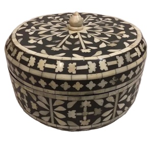 Boîte à bijoux artisanale de qualité supérieure en incrustation d'os faite à la main de l'Inde Taille et design personnalisés Rangement de bijoux élégant idéal Cadeaux de luxe - Product Image 6