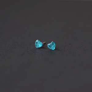 ต่างหูพลอยพาราอิบาทัวร์มาลีนสีน้ำเงินรูปหัวใจ ต่างหูเงินประดับพลอย ต่างหูมินิมอล ของขวัญวันเกิดสำหรับเธอ - Product Image 2