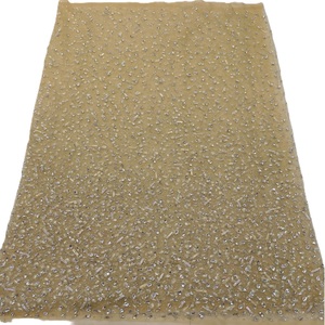 Tissu en dentelle de tulle français artisanal de luxe, traditionnel, élégant, orné de cristaux et de perles, matériau de haute qualité - Product Image 2