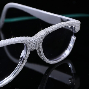 Gafas de Sol Cuadradas Ligeras con Montura Roja Sólida de Moissanita, Lentes de Moda para Fiestas y Disfraces - Product Image 5