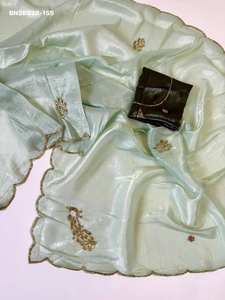 Conjunto de Saree y Blusa de Primera Calidad para Festivales, Diseño Candy Crush con Peacock Butta Hecho a Mano, Precio de Mayoreo, Saree Love - Product Image 6