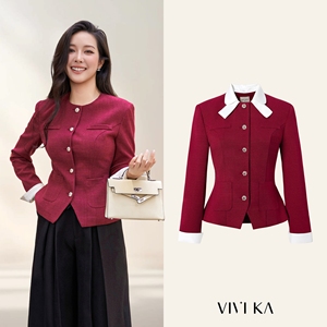 เสื้อเบลเซอร์สีแดงสำหรับผู้หญิง พร้อมปกปีเตอร์แพนสีขาวแบบถอดได้ แขนยาว ติดกระดุม ผลิตจากโพลีเอสเตอร์ สไตล์ออฟฟิศ ยี่ห้อ KIVRA - Product Image 1