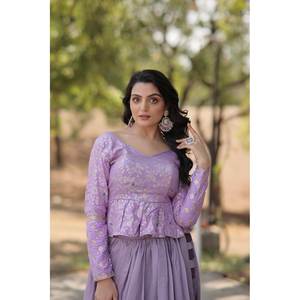 Robes de bal brodées à paillettes Top et Lehenga pour le look de fête - Product Image 3