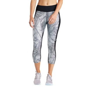 Pantalon de yoga capri slim taille haute en spandex/polyester 220g imprimé avec logo personnalisé pour femme, idéal printemps-été, avec poches et détails en maille pour la course à pied - Product Image 6