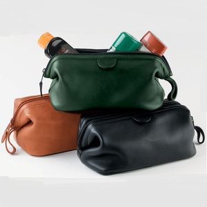 Vente en gros Organisateur de cosmétiques de voyage Trousse de maquillage en cuir avec fermeture à glissière Matériau en cuir véritable Motif de logo Caractéristique suspendue - Product Image 2