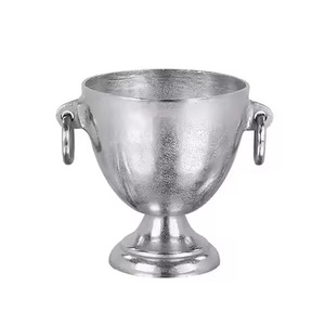 Cubo de hielo vintage de aluminio fundido plateado con asas laterales, enfriador de vino, tina para bebidas para fiestas y bares - Product Image 6