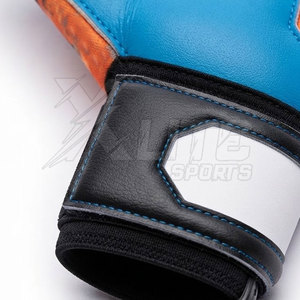 Gants de gardien de but personnalisés à faible MOQ avec numéro imprimé, dos en mousse, paume en latex antidérapante et manchette ajustable - Product Image 6