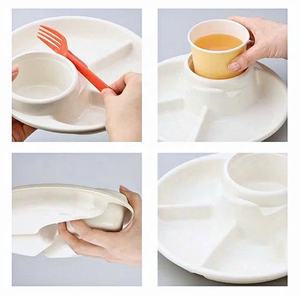 Bandeja Redonda de Plástico OEM con Compartimentos y Recipiente Central para Salsas, Ideal para Aperitivos de Barbacoa y Fiestas - Product Image 3