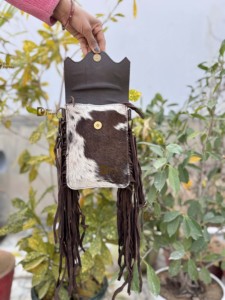 Nouveau design Sac à main pour téléphone en cuir de vachette véritable avec franges en fourrure, gravures artisanales, sac bandoulière, petits sacs, pochette de poignet, sac à bandoulière - Product Image 3