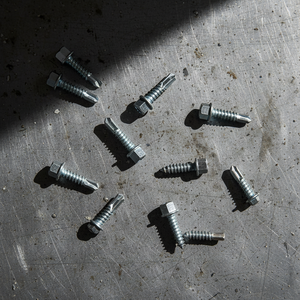 Fixations métalliques robustes de qualité professionnelle - Autoperceuses hexagonales galvanisées, directement de l'usine - Product Image 1