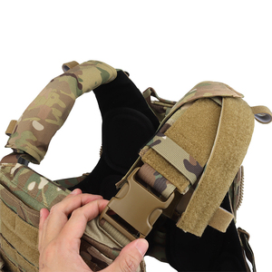 Gilet tactique d'extérieur réglable avec système MOLLE, pochettes modulaires, tissu camouflage durable pour usage extérieur - Product Image 5