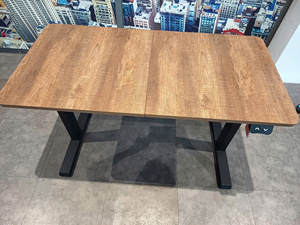 Bureau d'ordinateur moderne réglable en bois avec pieds en métal noir et panneau de contrôle de hauteur - Product Image 6