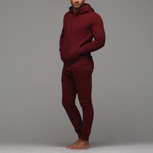 Survêtement urbain tendance pour homme avec personnalisation de marque pour le streetwear et les tenues décontractées - Product Image 5