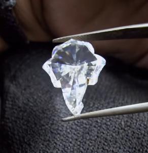 Diamante Cultivado en Laboratorio Ganpati Bapa con Corte Brillante, Forma Creativa de Dios Indio para Joyería, R&K GEMS HK78, Diamantes Rellenos Personalizables - Product Image 2