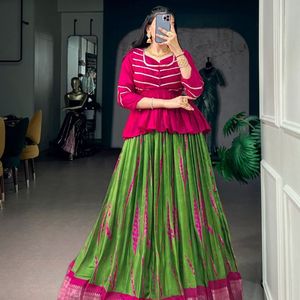 Elegante Lehenga Dola Silk Shibori Print Navratri con Blusa de Seda Vichitra Premium Cosida, Fabricante: Royal Export - Product Image 1