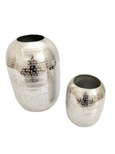 Ensemble de bols en métal faits à la main, design minimaliste texturé et poli pour la décoration de la maison - Product Image 6