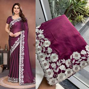 Sari en soie violette élégant avec broderie florale argentée pour mariages et fêtes, tenue traditionnelle indienne pour femmes - Product Image 1